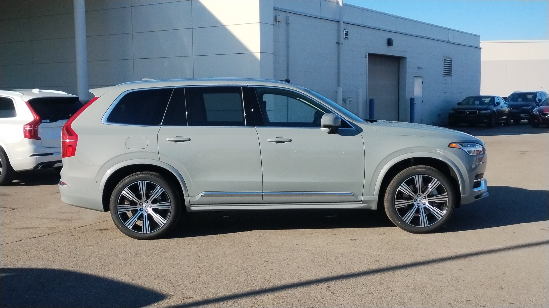 2025 Volvo XC90 Plug-In Hybrid T8 Plus 2