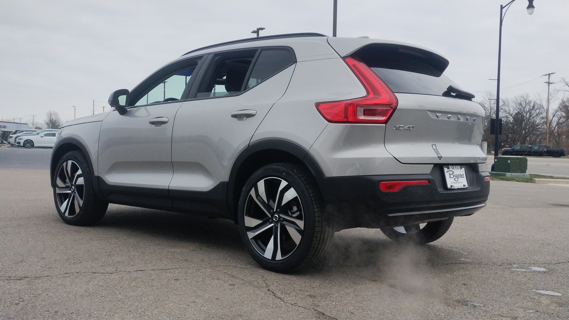 2025 Volvo XC40  4