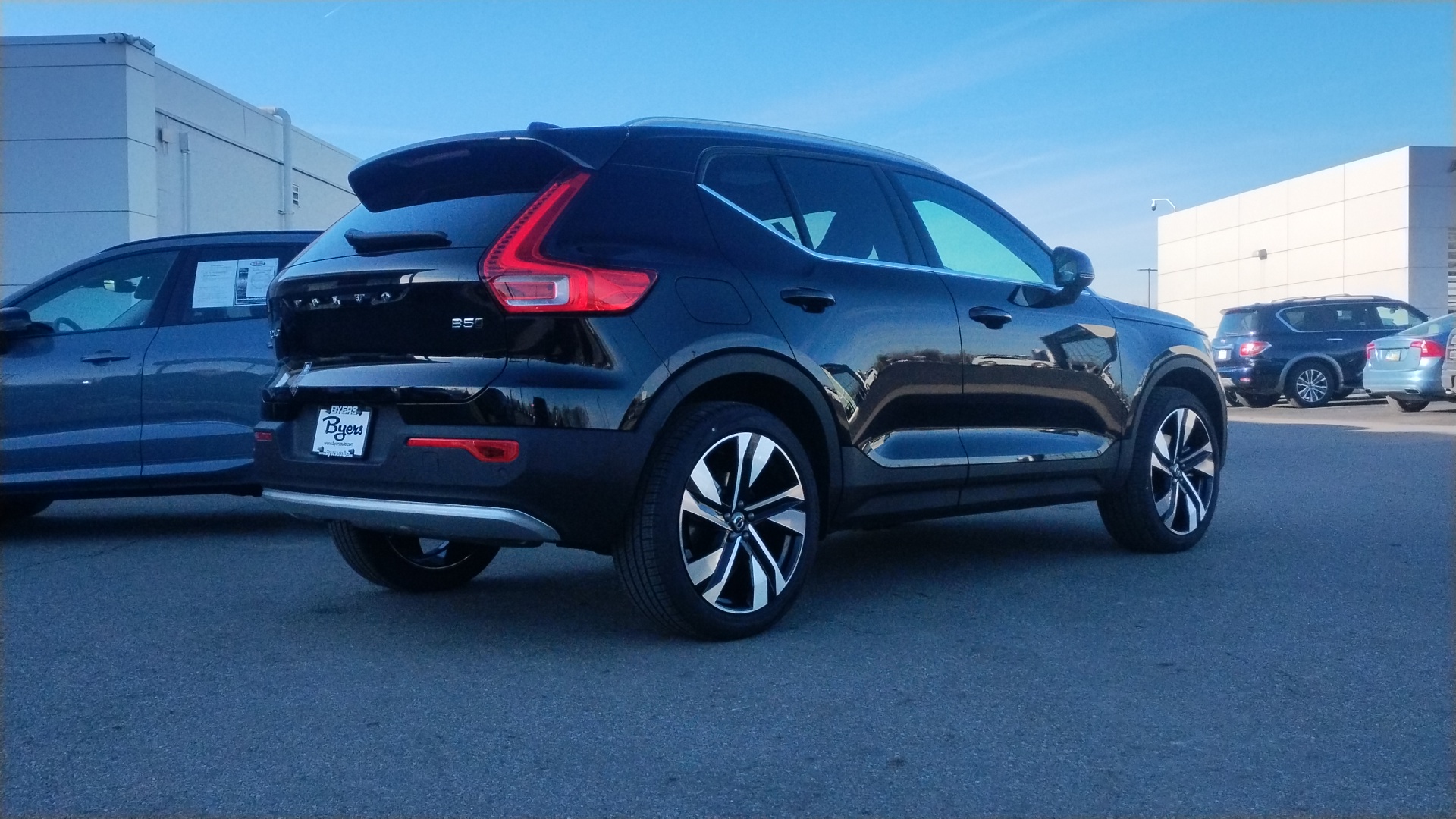 2025 Volvo XC40  3