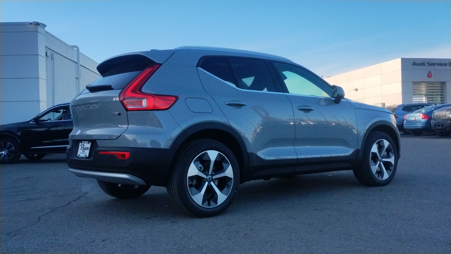 2025 Volvo XC40 B5 Core 3