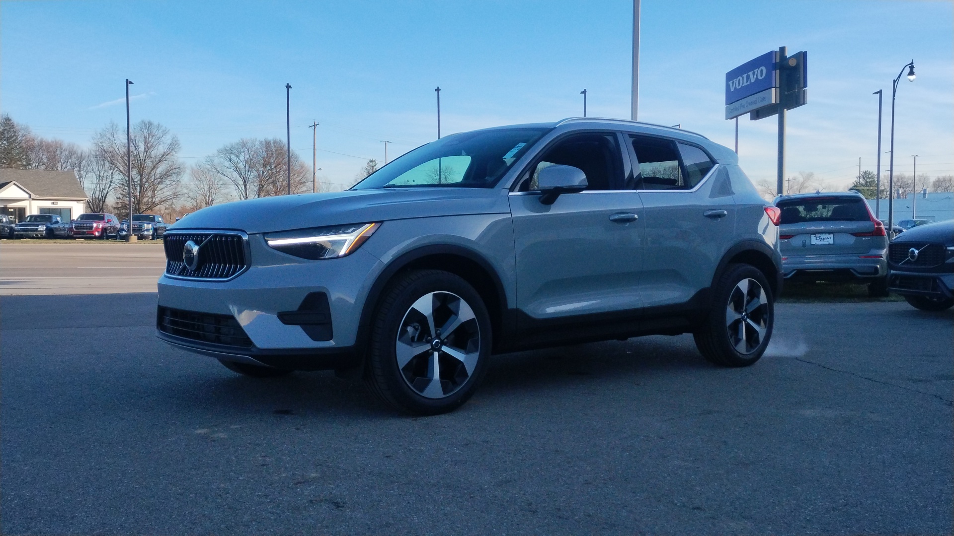 2025 Volvo XC40 B5 Core 5