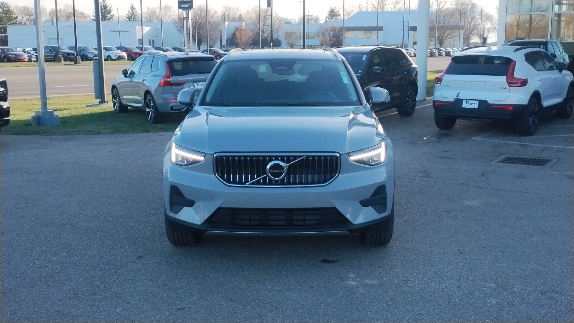 2025 Volvo XC40 B5 Core 33