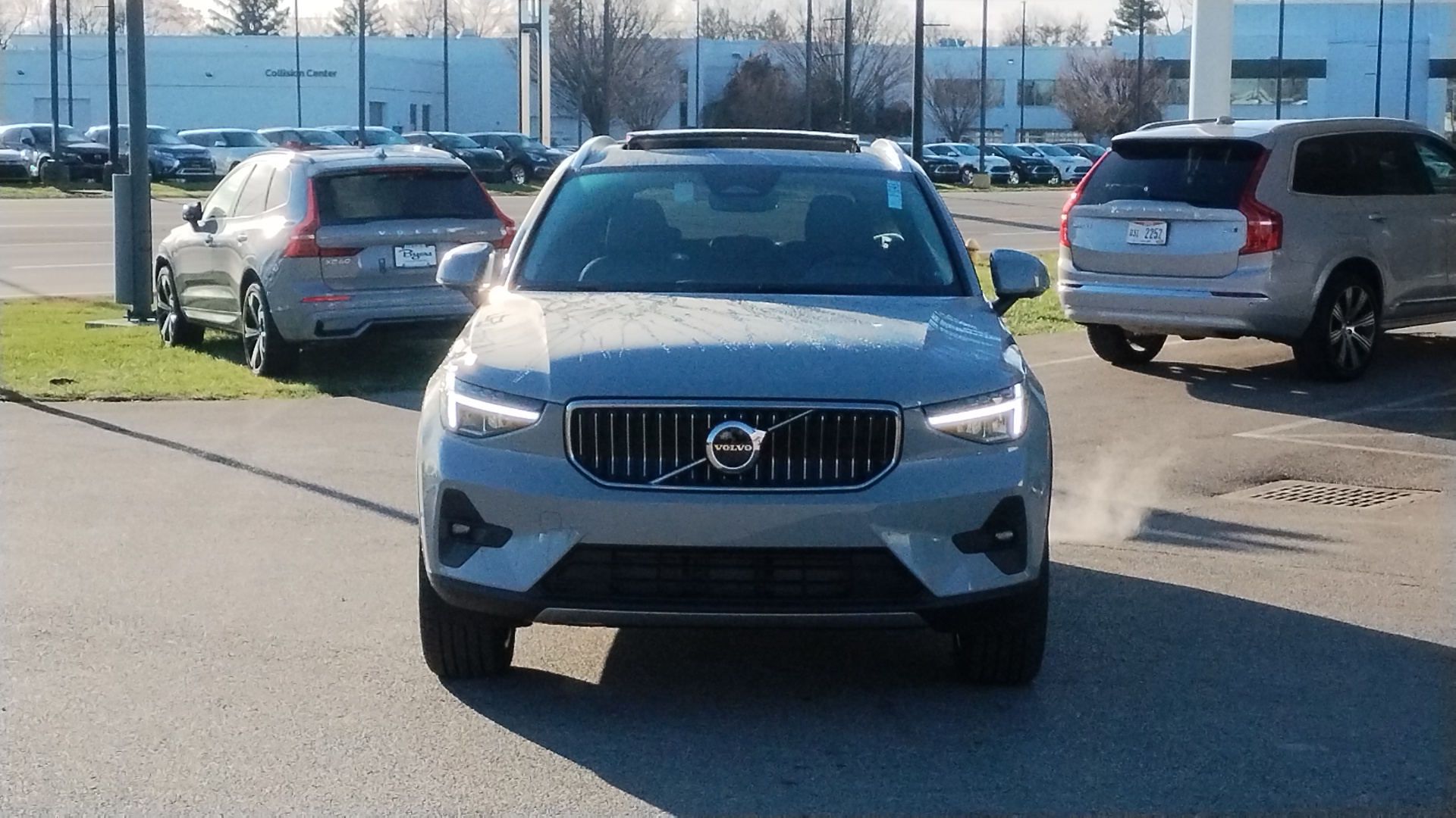 2025 Volvo XC40 B5 Plus Bright Theme 34