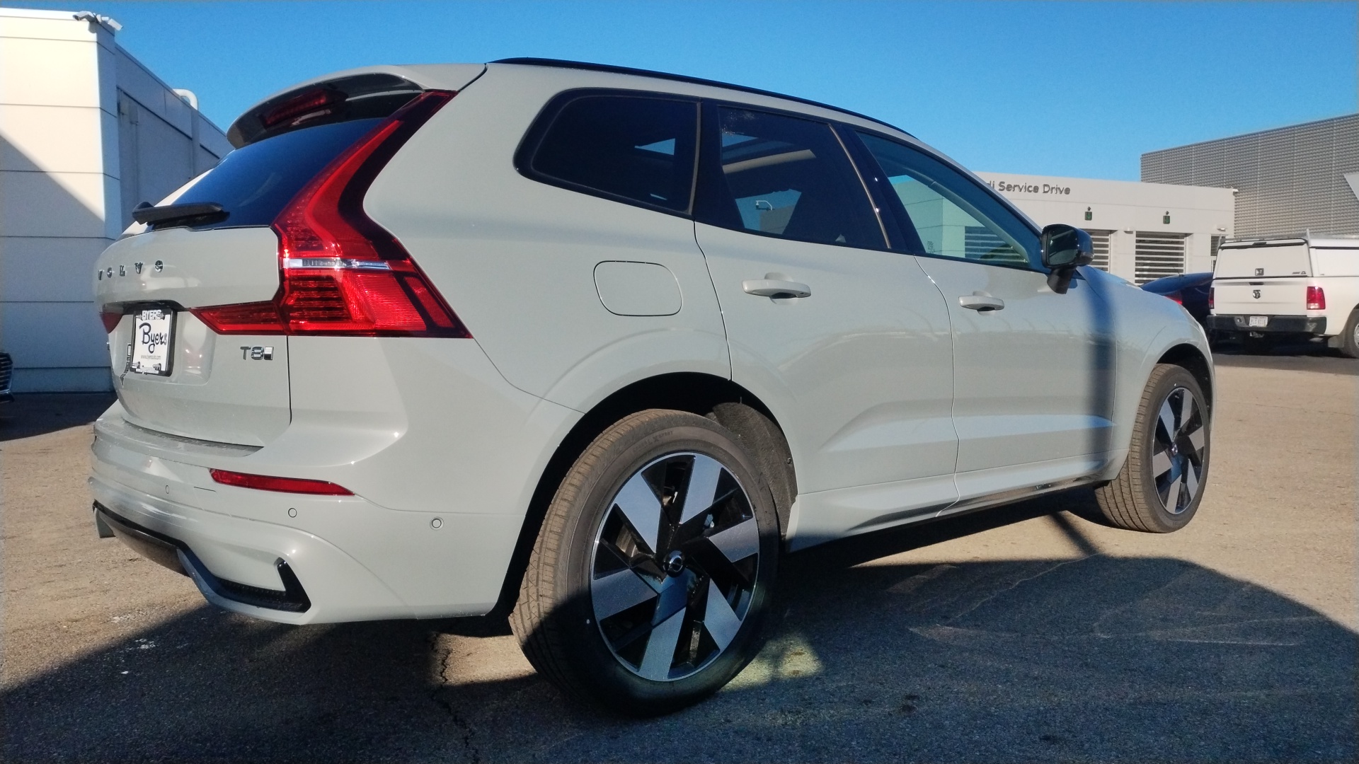 2025 Volvo XC60 Plug-In Hybrid T8 Plus 3