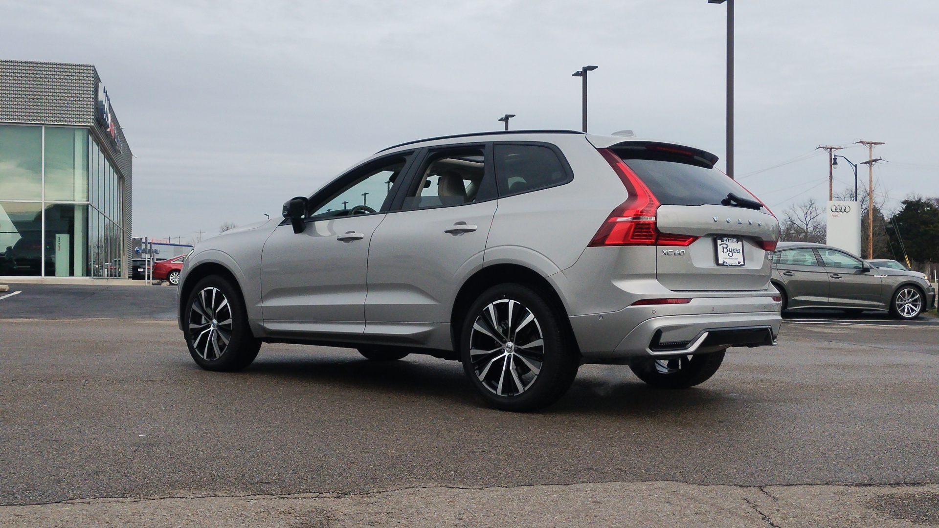 2025 Volvo XC60  4