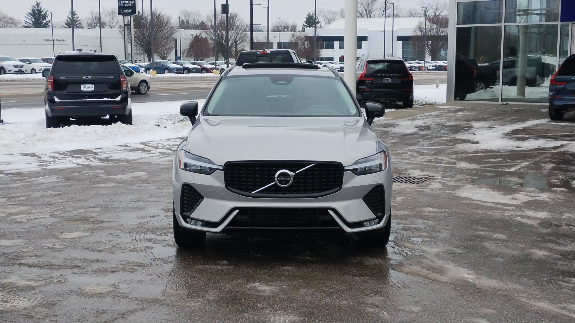 2023 Volvo XC60 B5 Plus Dark Theme 35