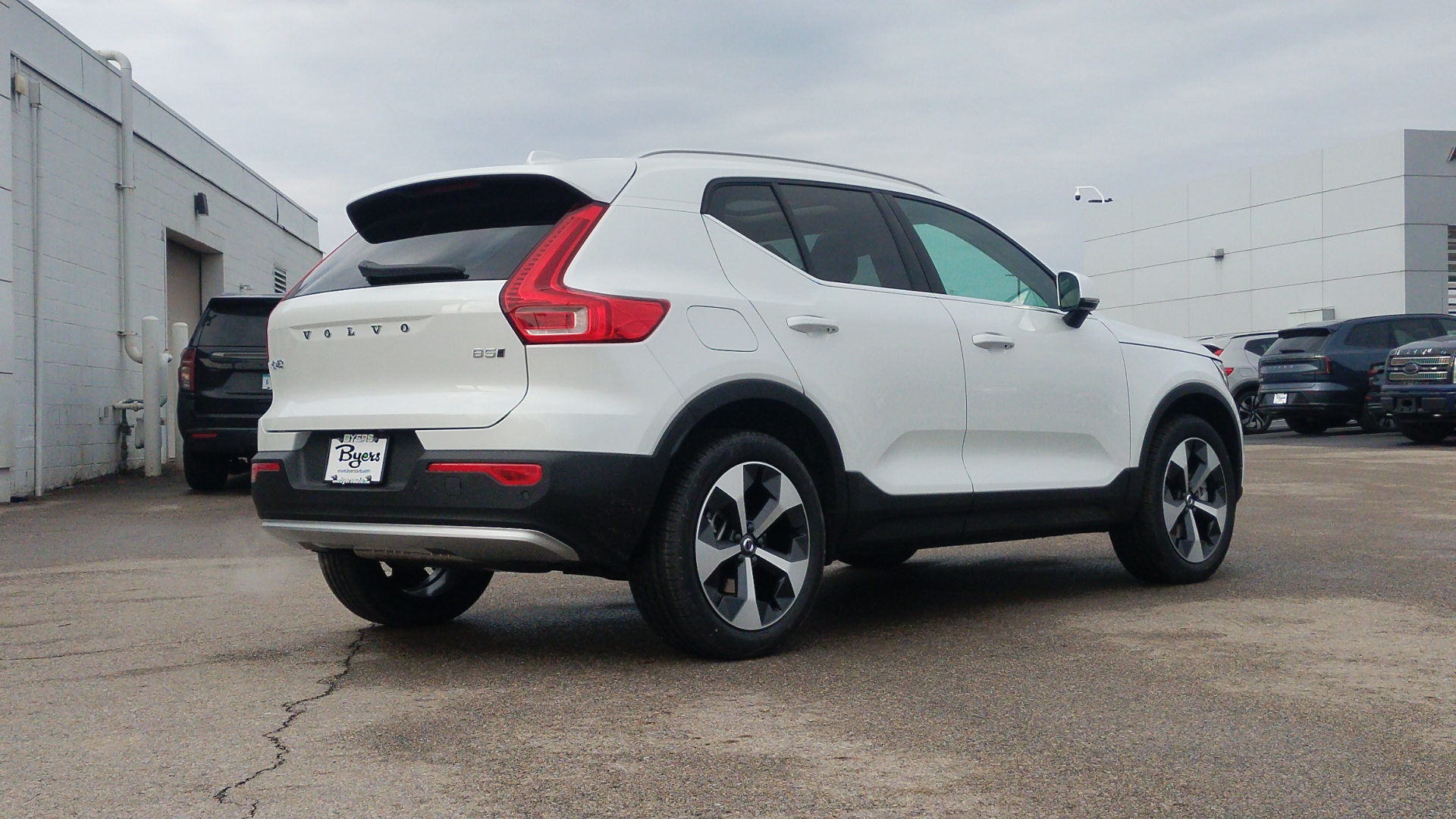 2025 Volvo XC40 B5 Core 3