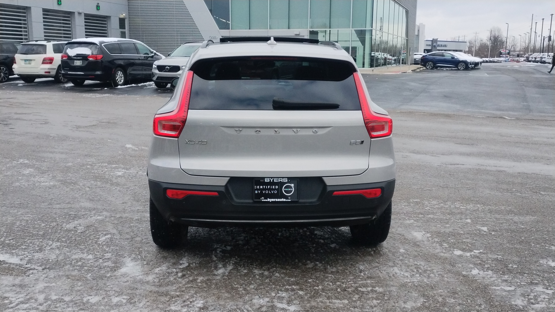 2023 Volvo XC40 B5 Plus Dark Theme 35