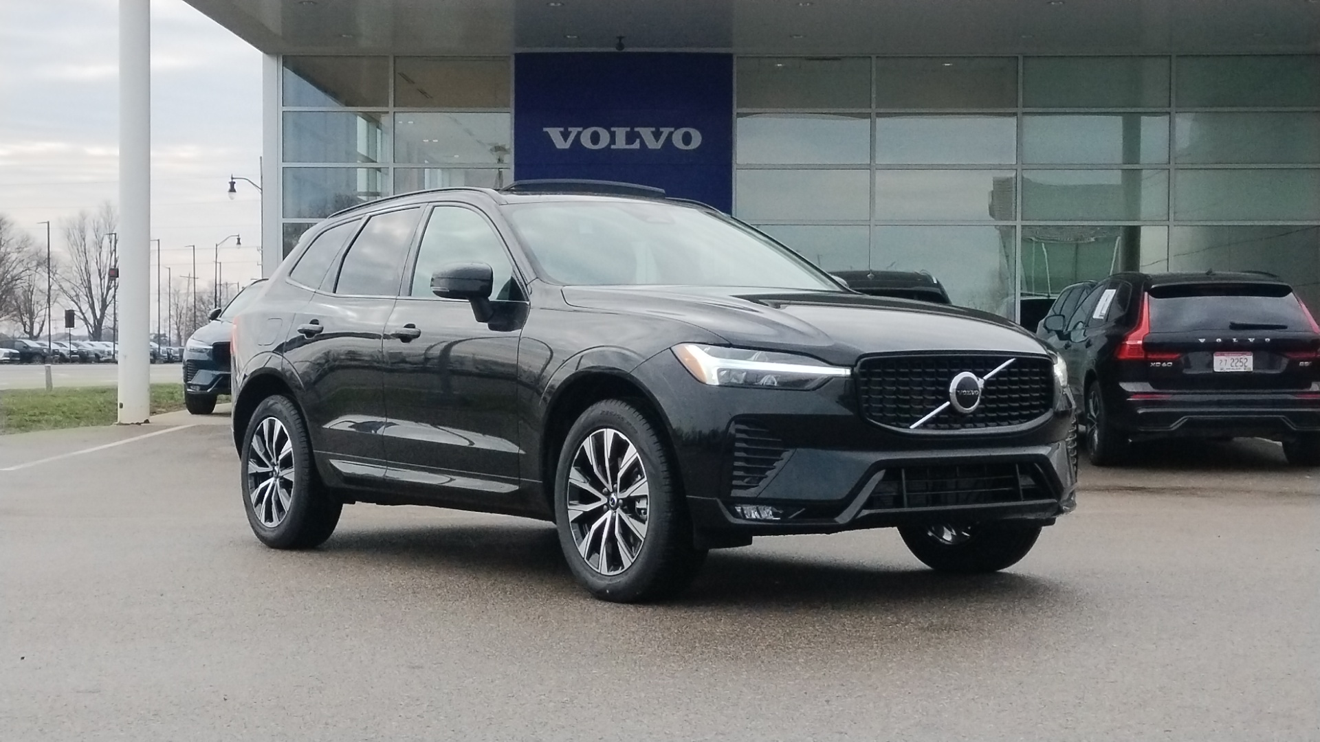 2025 Volvo XC60 B5 Core 1