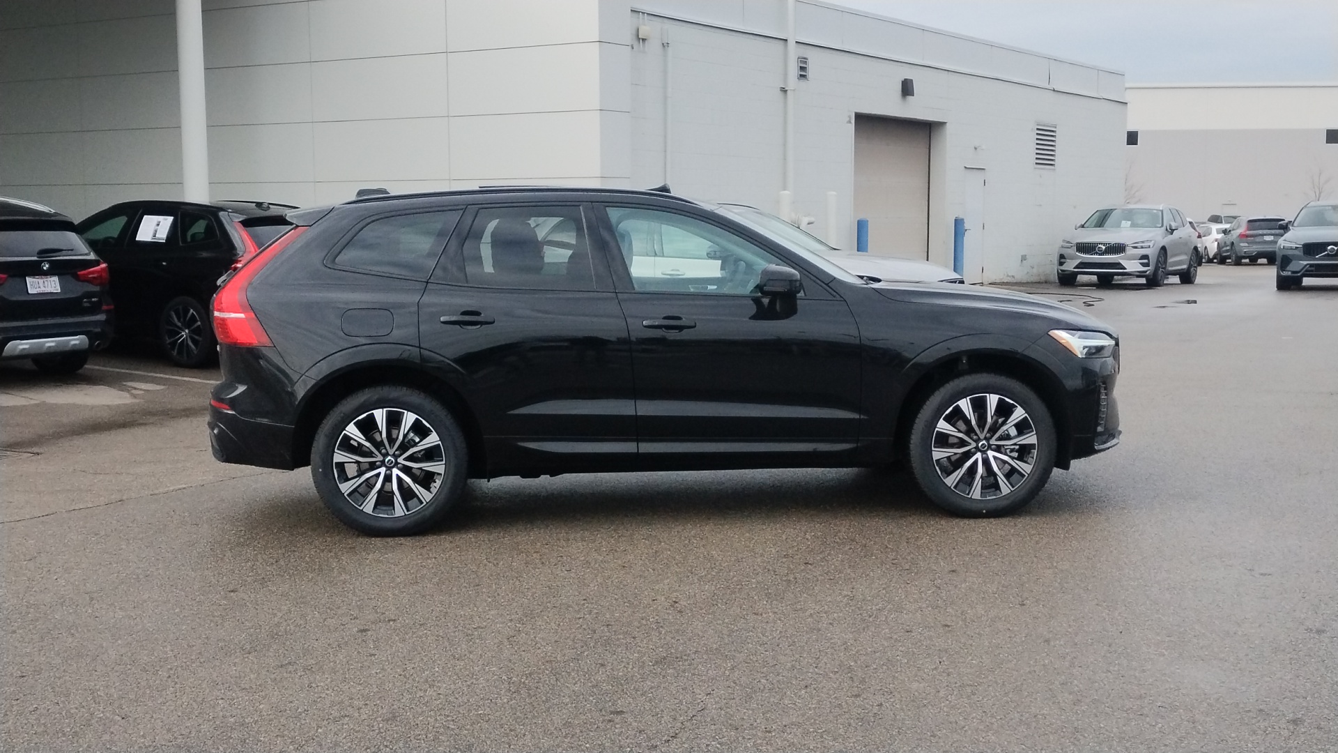 2025 Volvo XC60 B5 Core 2