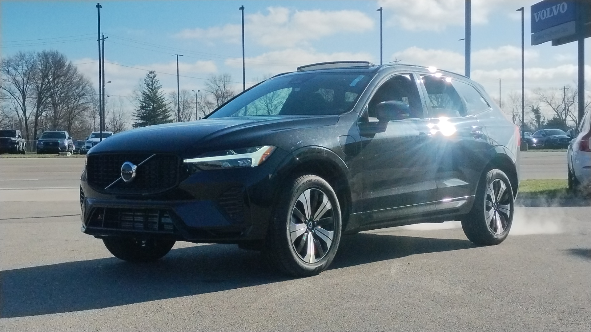 2025 Volvo XC60 Plug-In Hybrid T8 Core 5