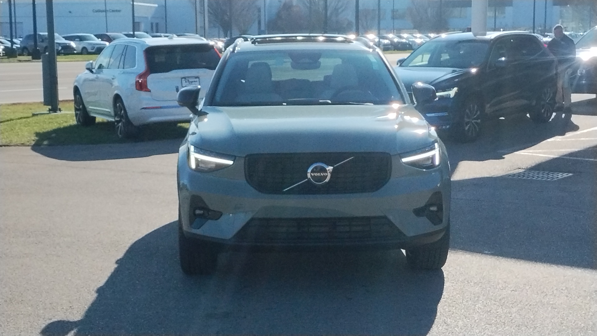 2025 Volvo XC40 B5 Plus Dark Theme 35