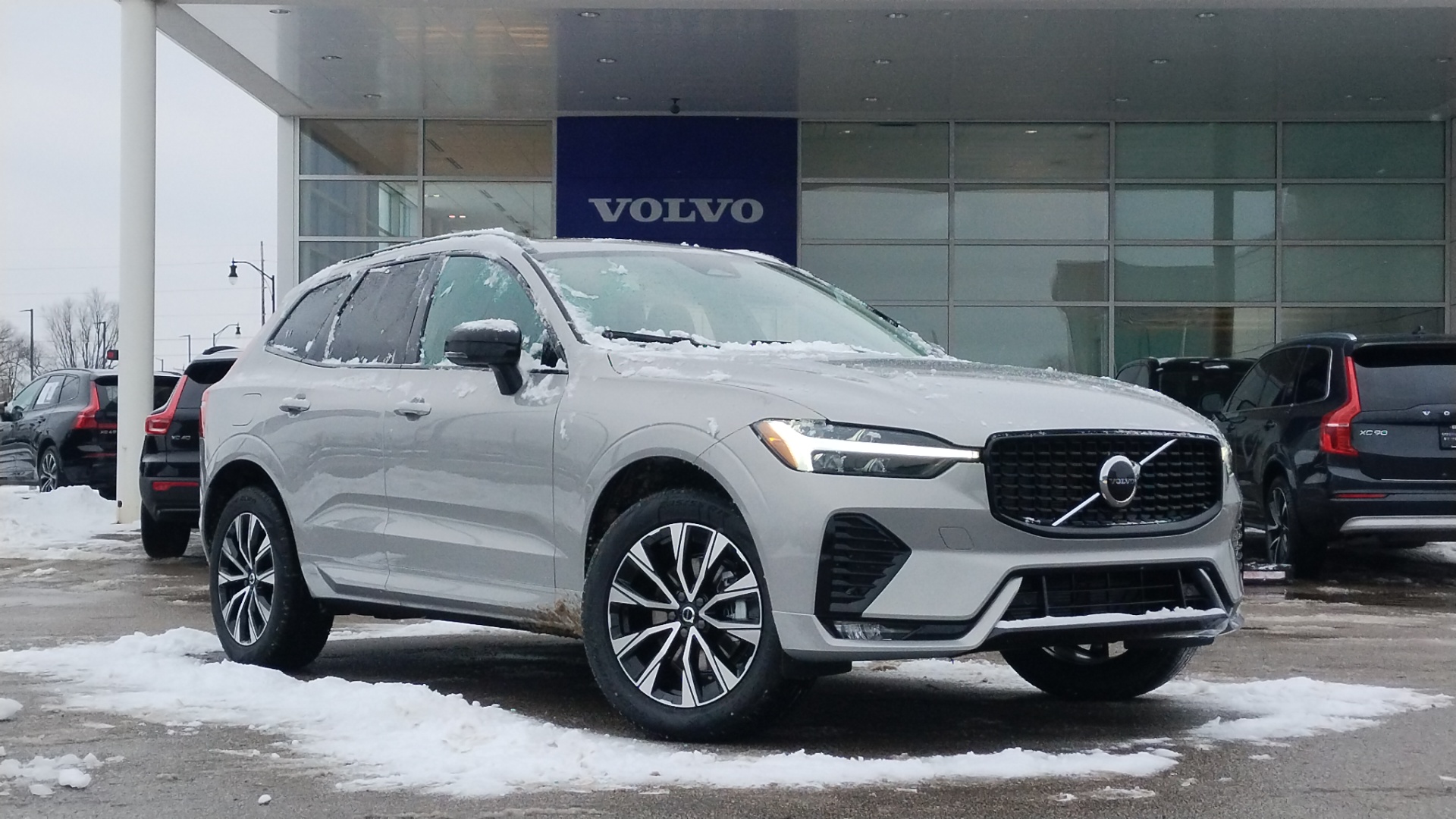 2025 Volvo XC60 B5 Core 1