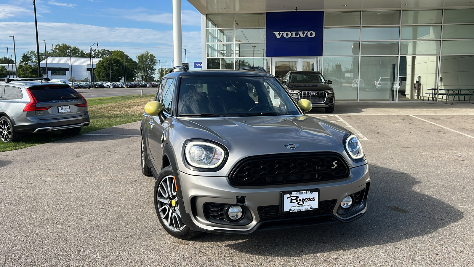 2019 MINI Cooper S E Countryman 1