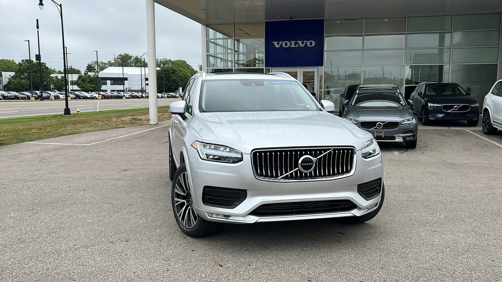 2022 Volvo XC90 T6 Momentum 1