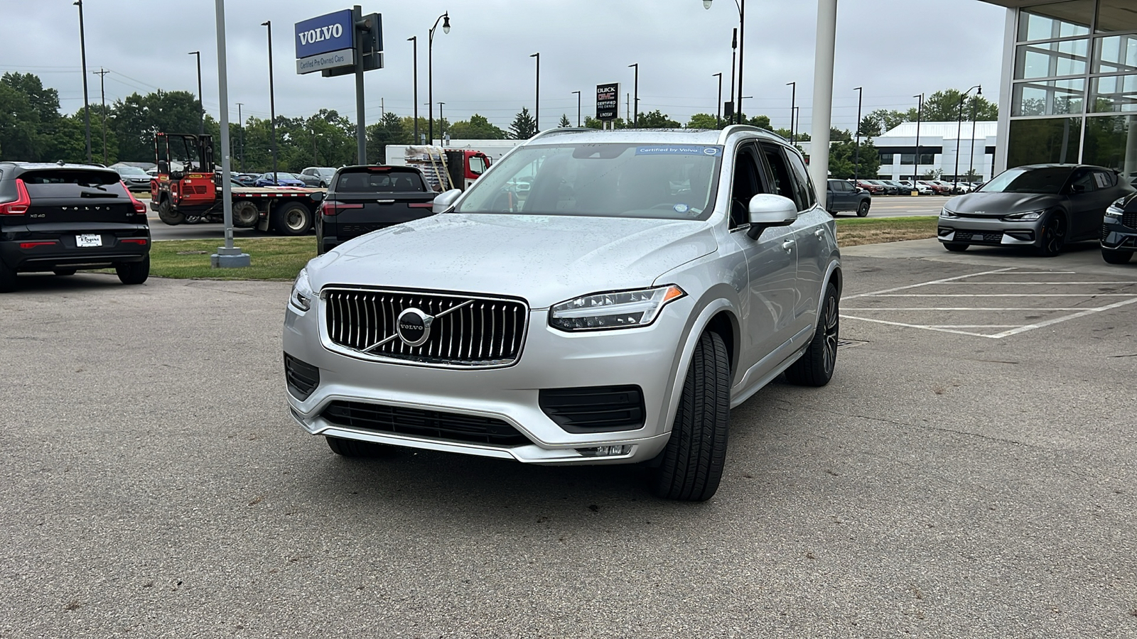 2022 Volvo XC90 T6 Momentum 6