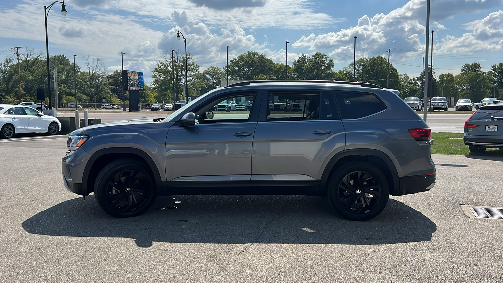 2023 Volkswagen Atlas 3.6L V6 SE w/Technology 5