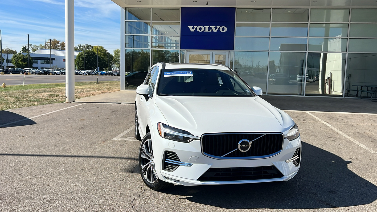 2022 Volvo XC60 B5 Momentum 1