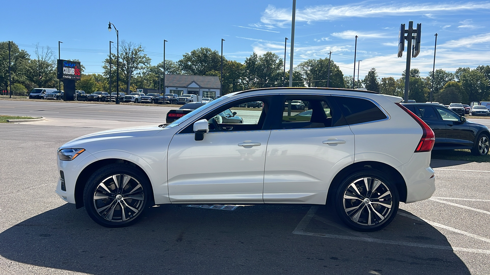 2022 Volvo XC60 B5 Momentum 5