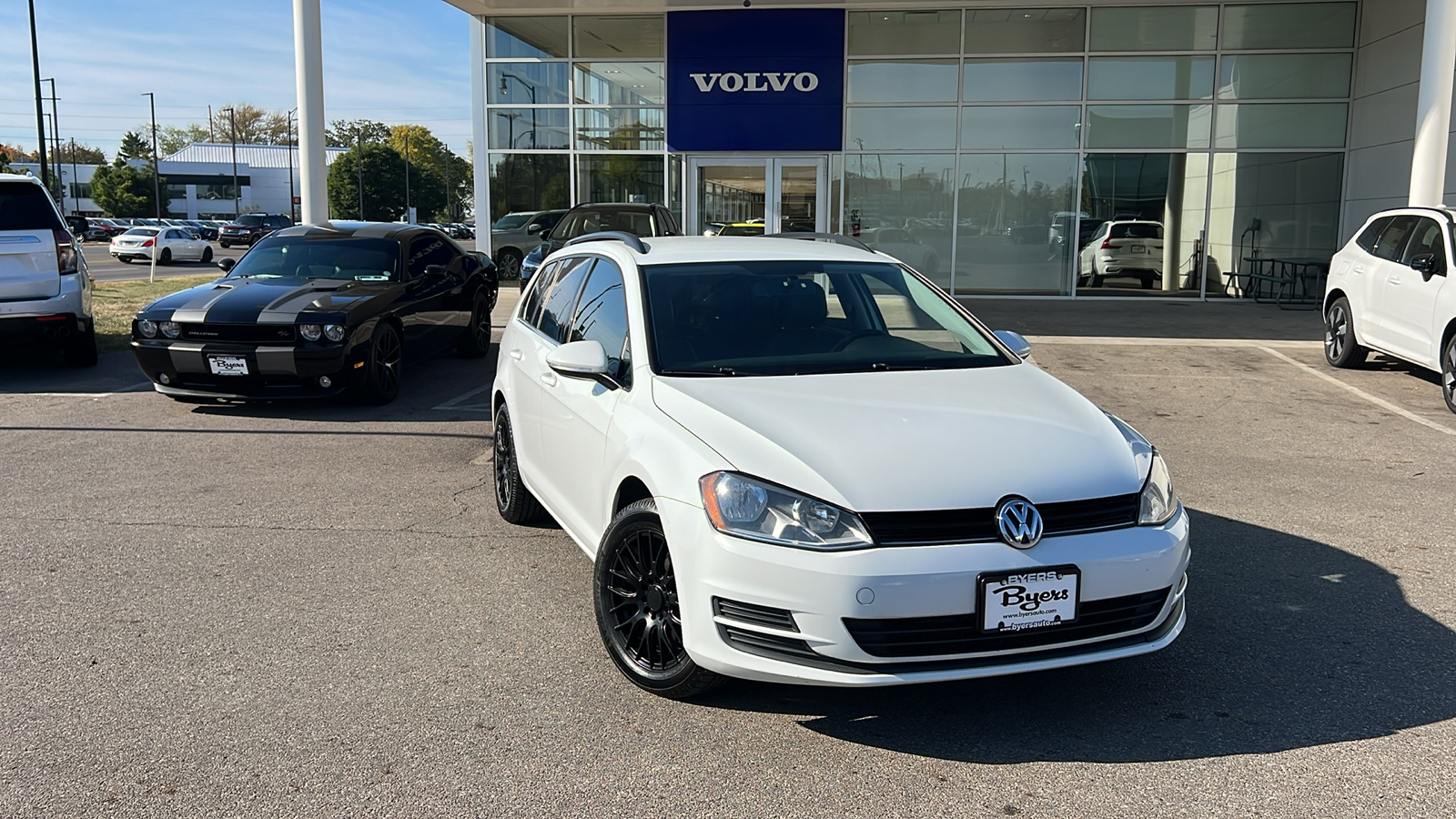 2015 Volkswagen Golf SportWagen S 1