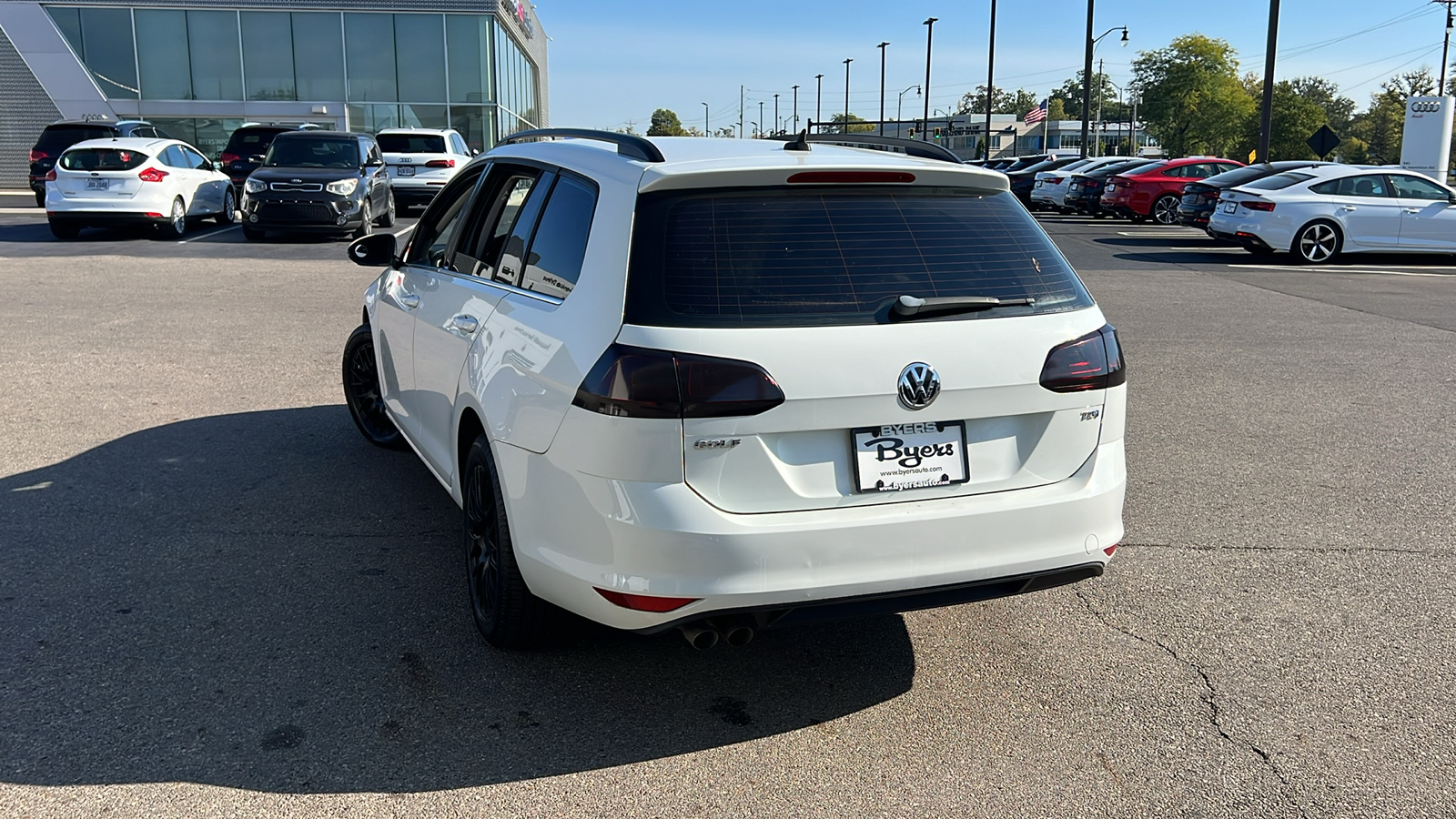 2015 Volkswagen Golf SportWagen S 4