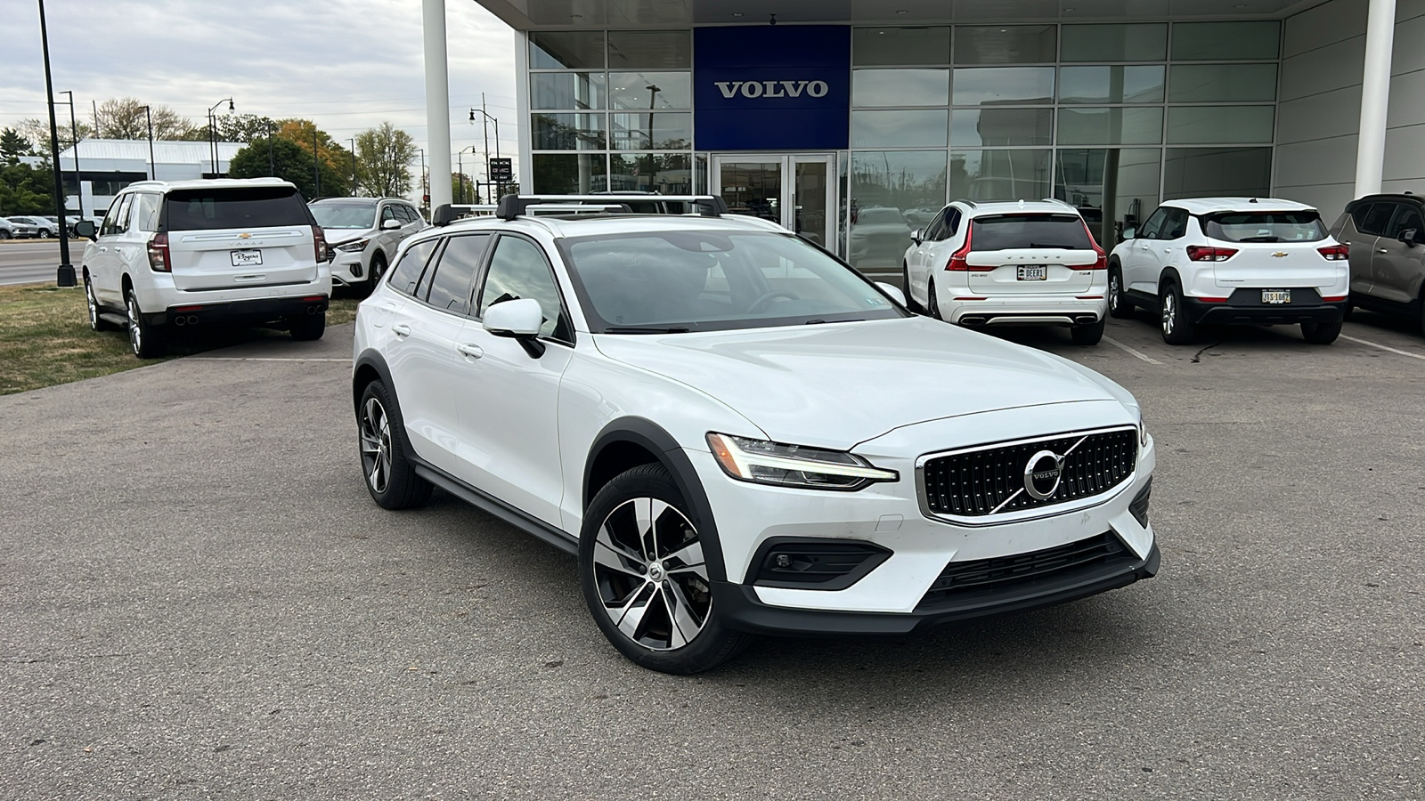 2021 Volvo V60 Cross Country T5 1