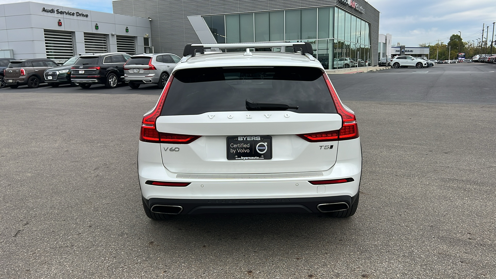 2021 Volvo V60 Cross Country T5 32