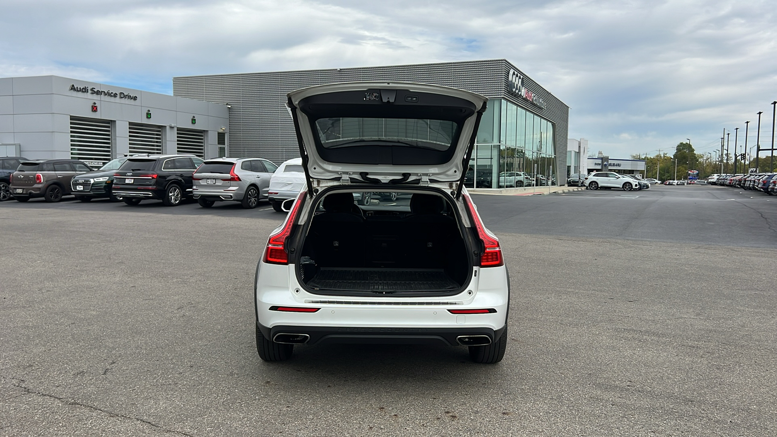 2021 Volvo V60 Cross Country T5 33