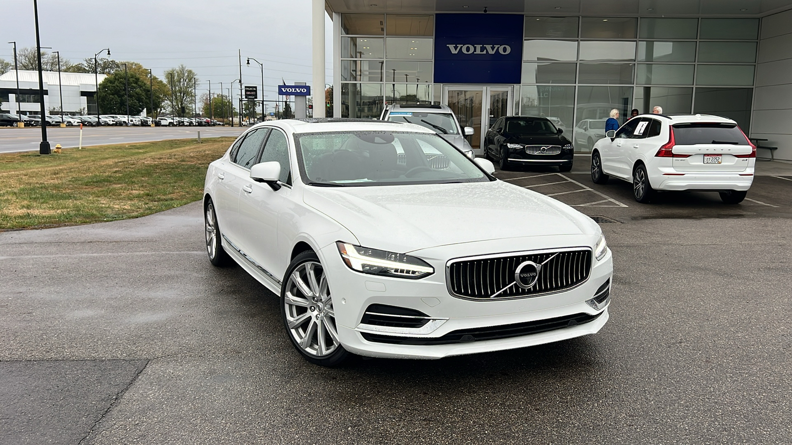 2019 Volvo S90 Hybrid T8 Inscription 1