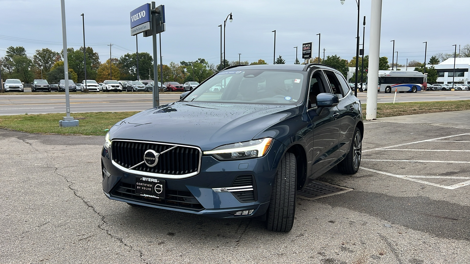 2022 Volvo XC60 B5 Momentum 6