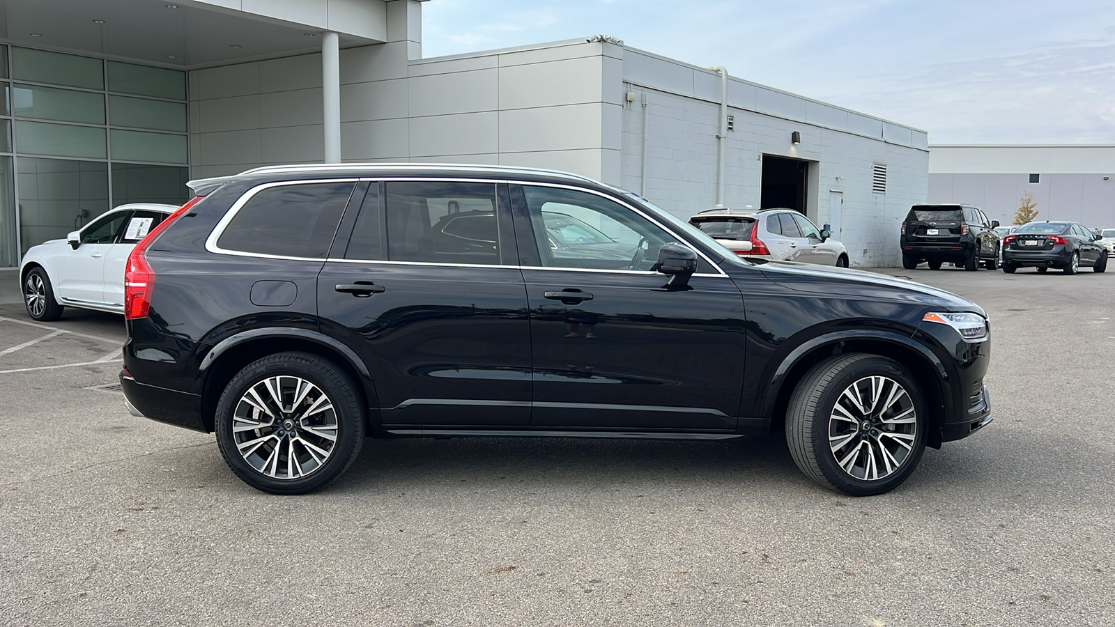 2021 Volvo XC90 T6 Momentum 2