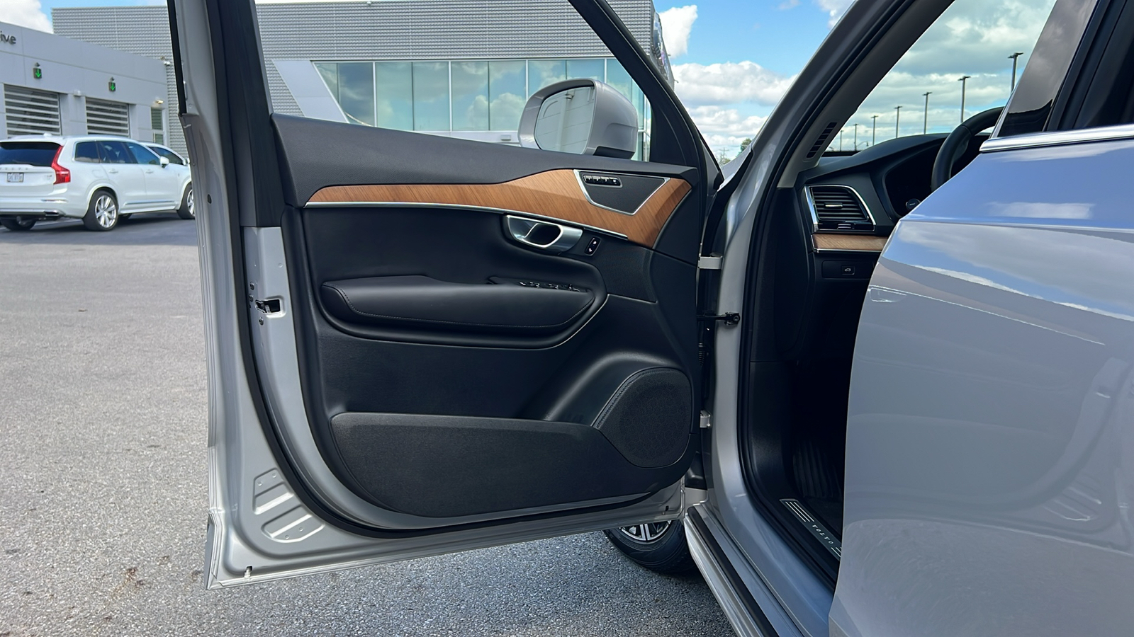 2024 Volvo XC90 B5 Plus 10