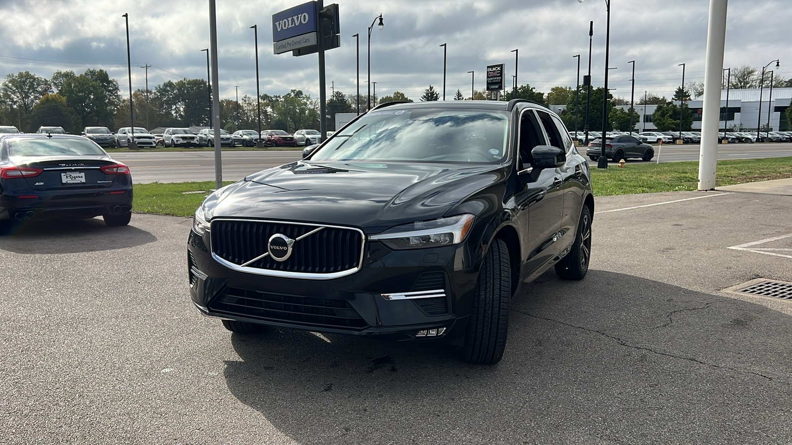 2022 Volvo XC60 B5 Momentum 6