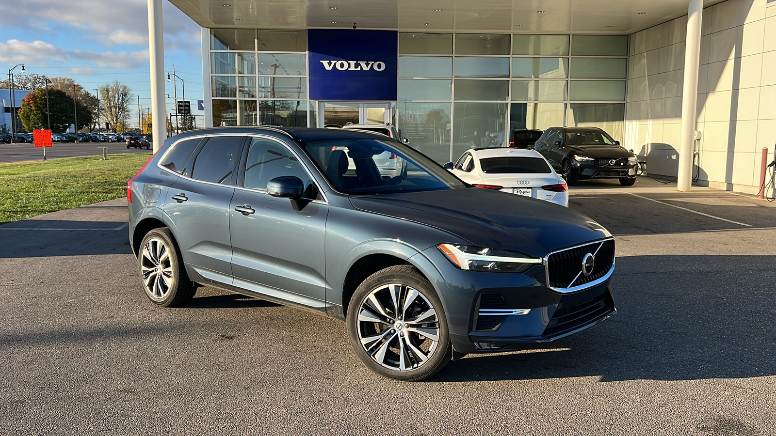 2022 Volvo XC60 B5 Momentum 1