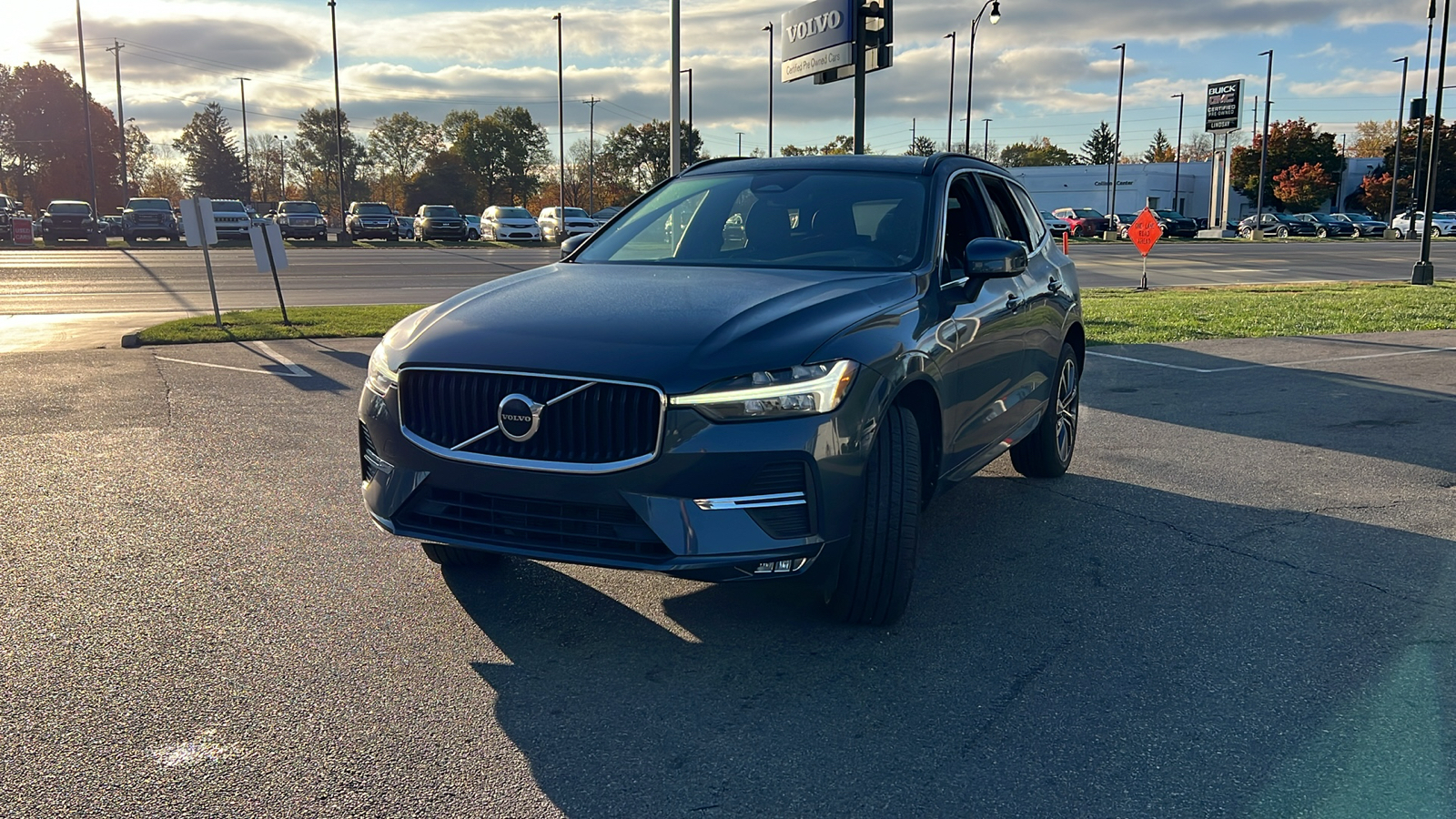 2022 Volvo XC60 B5 Momentum 6