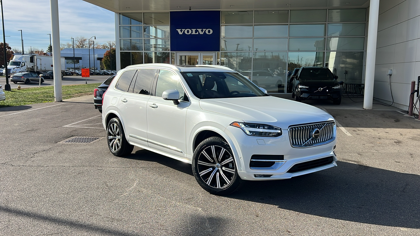 2024 Volvo XC90 B6 Plus Bright Theme 1