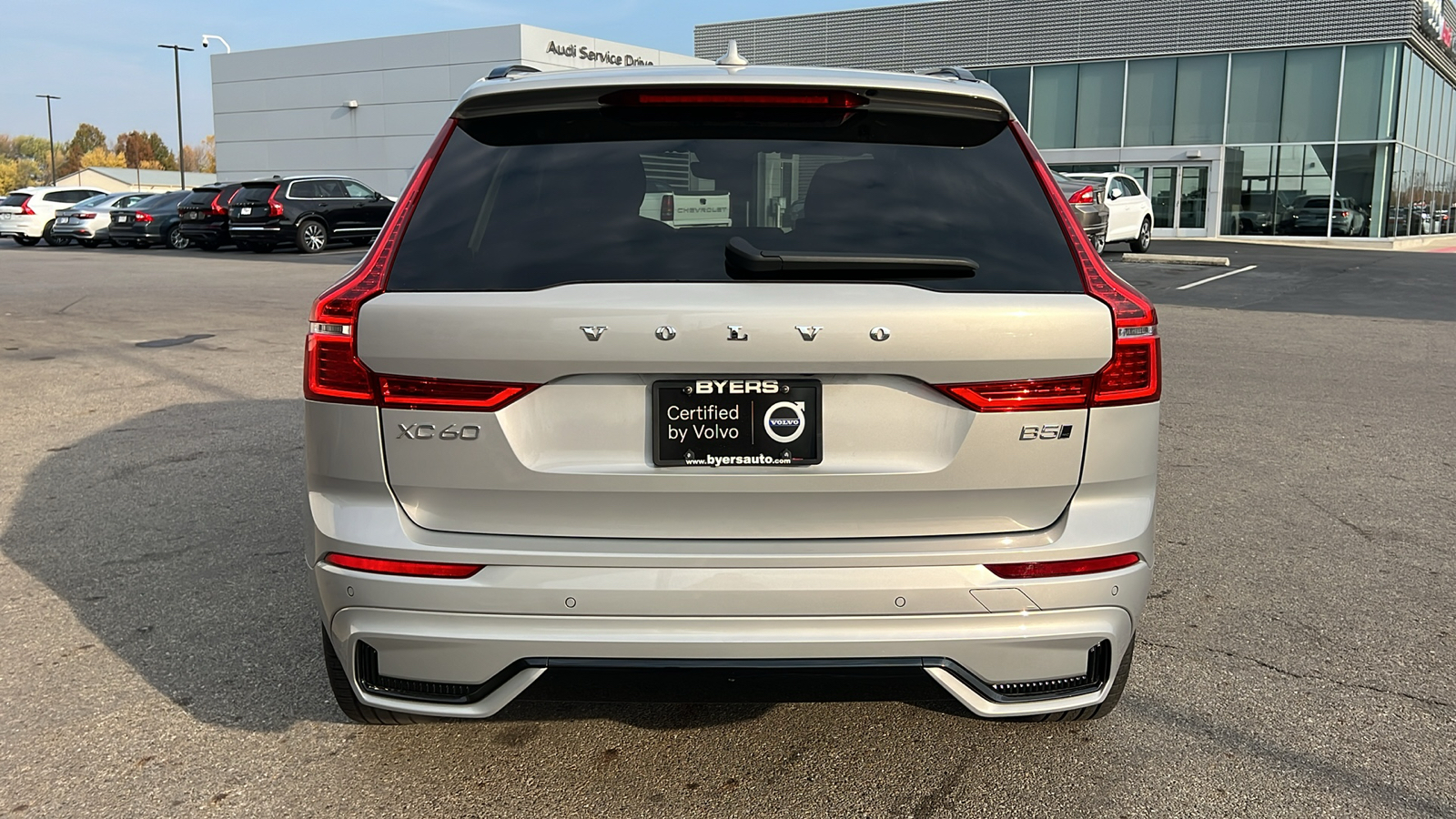 2024 Volvo XC60 B5 Plus Dark Theme 31