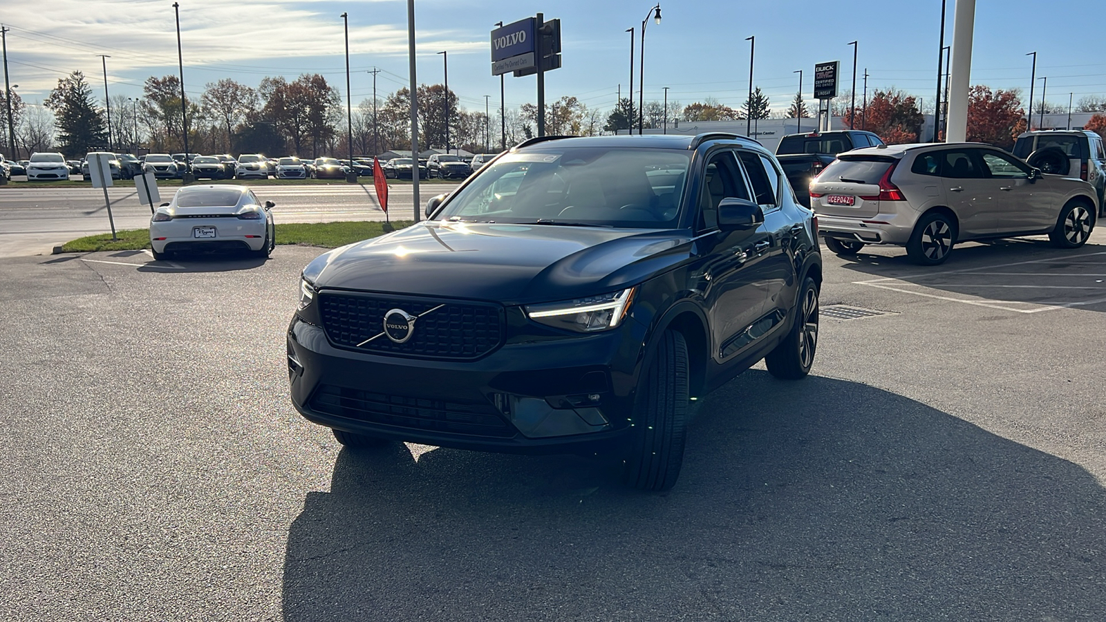 2024 Volvo XC40 B5 Plus Dark Theme 6