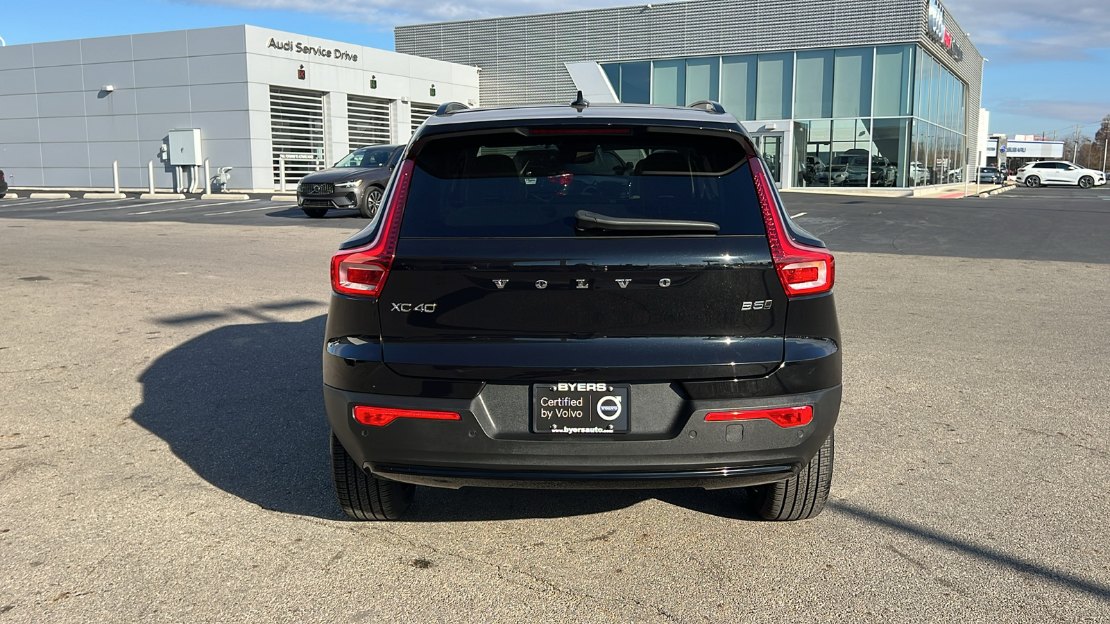 2024 Volvo XC40 B5 Plus Dark Theme 30