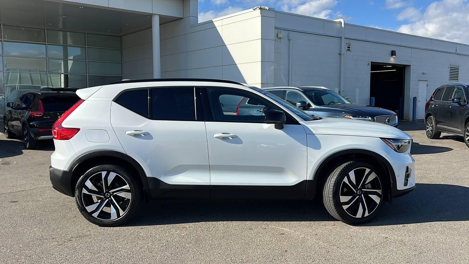 2024 Volvo XC40 Ultimate 2