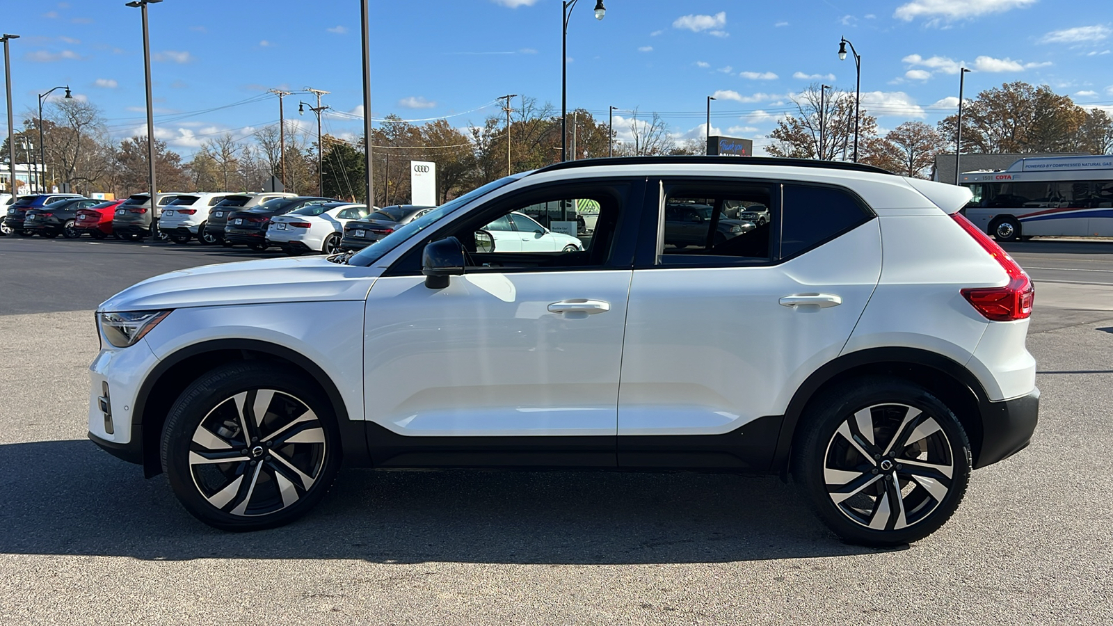 2024 Volvo XC40 Ultimate 5