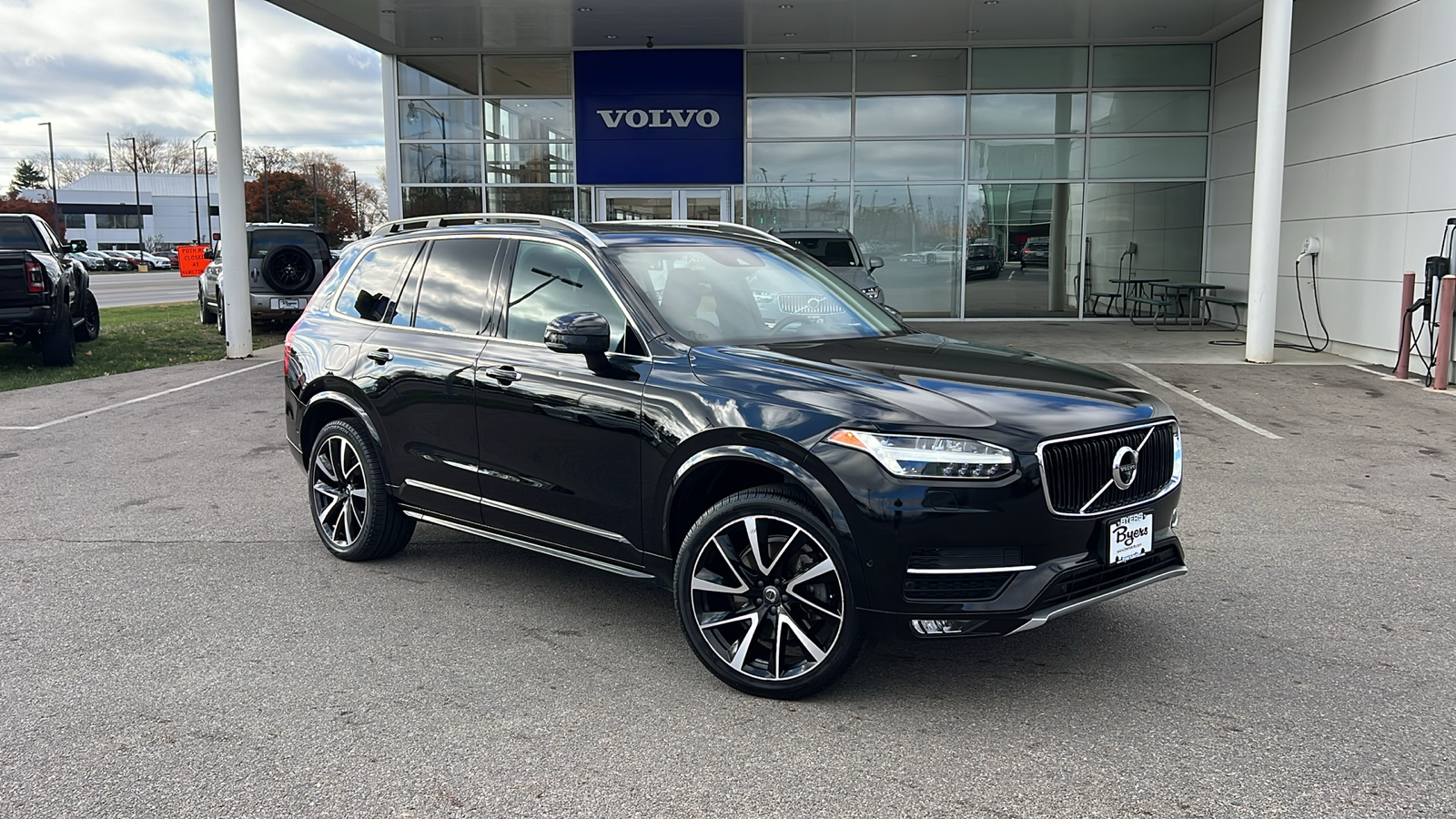 2019 Volvo XC90 T6 Momentum 1