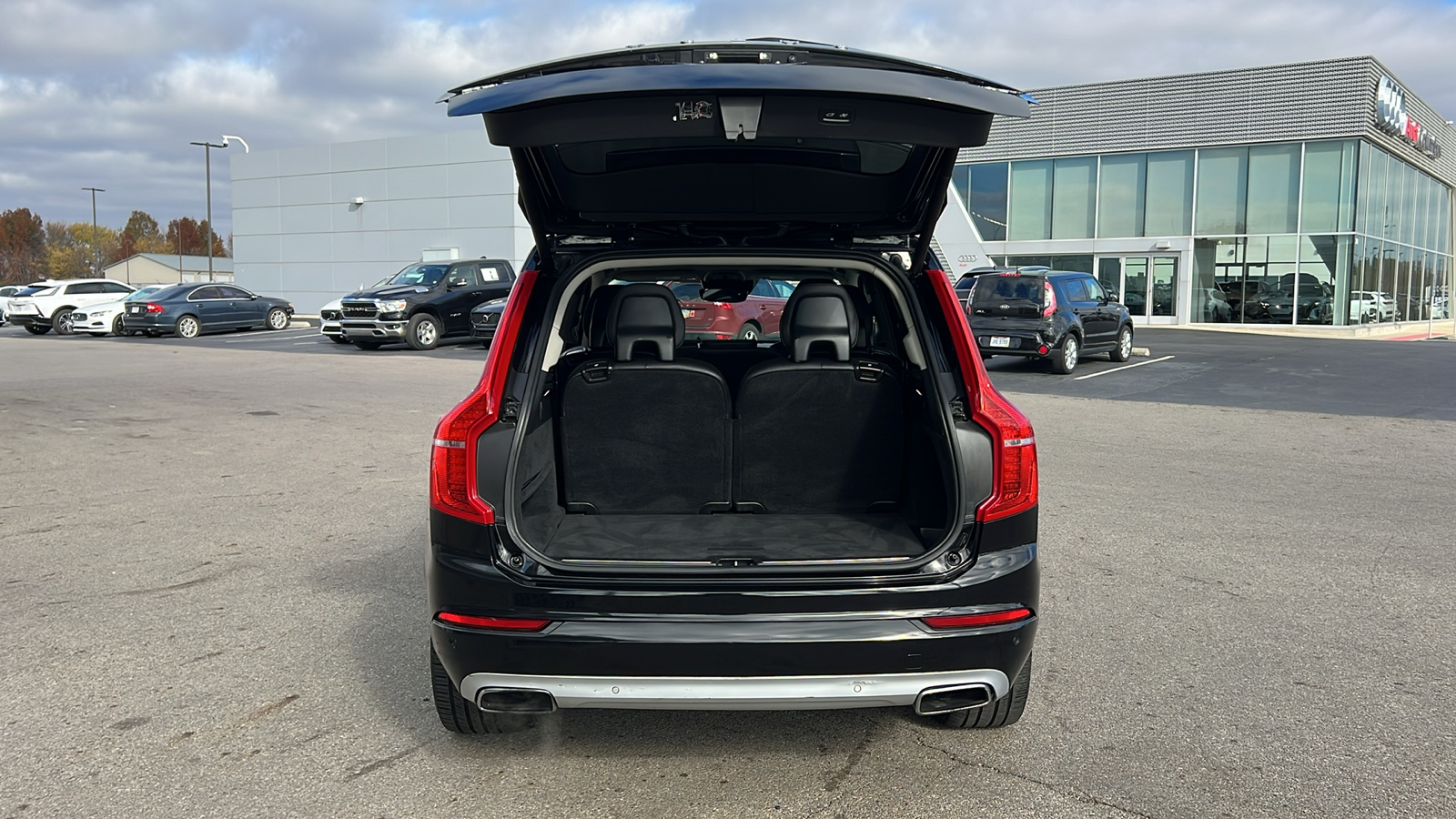 2019 Volvo XC90 T6 Momentum 34