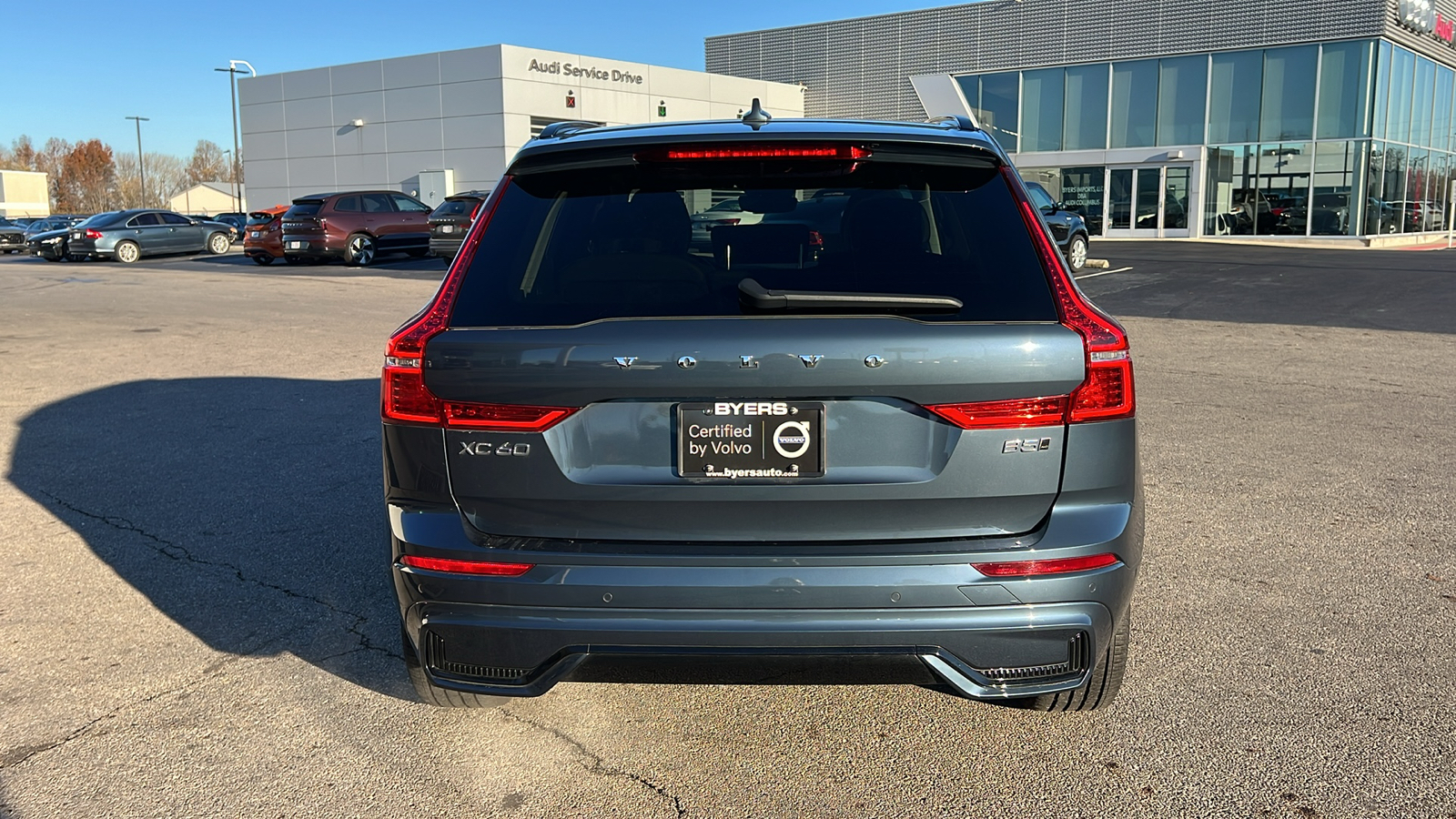 2024 Volvo XC60 B5 Plus Dark Theme 30