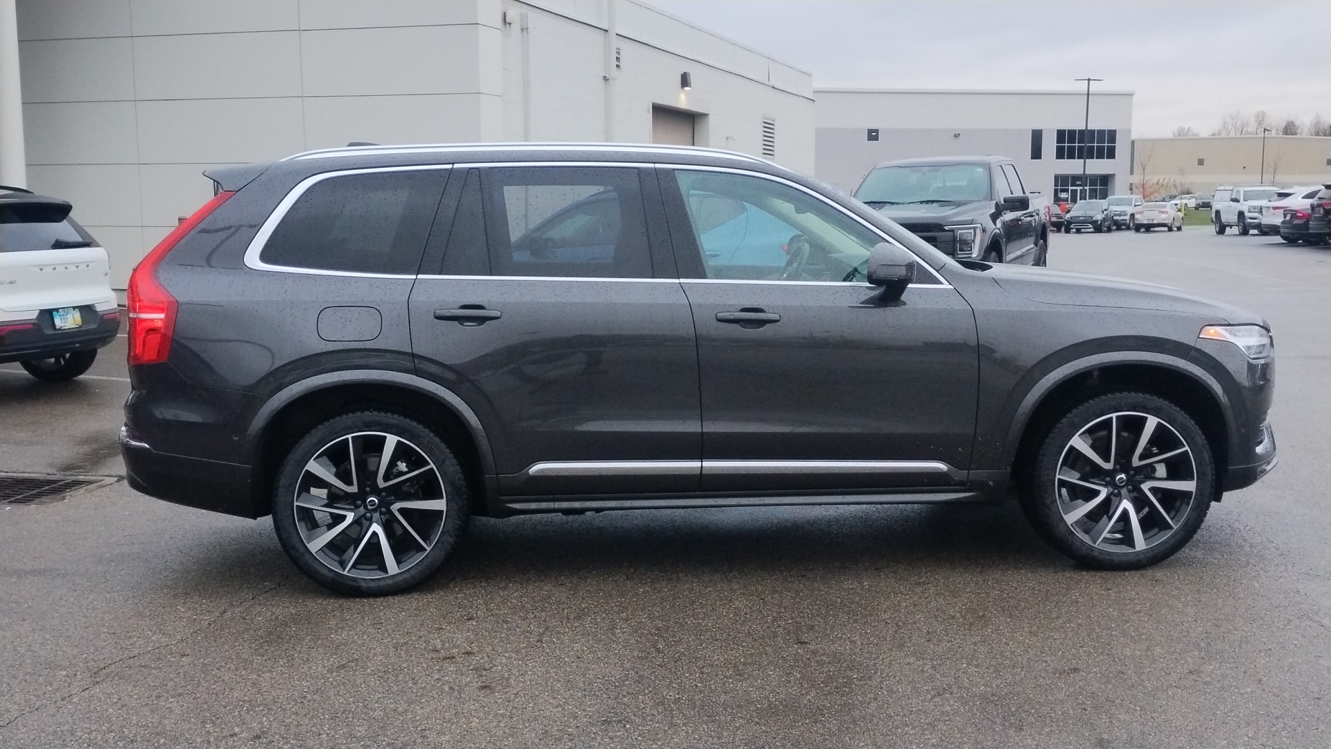 2024 Volvo XC90 B5 Plus 2