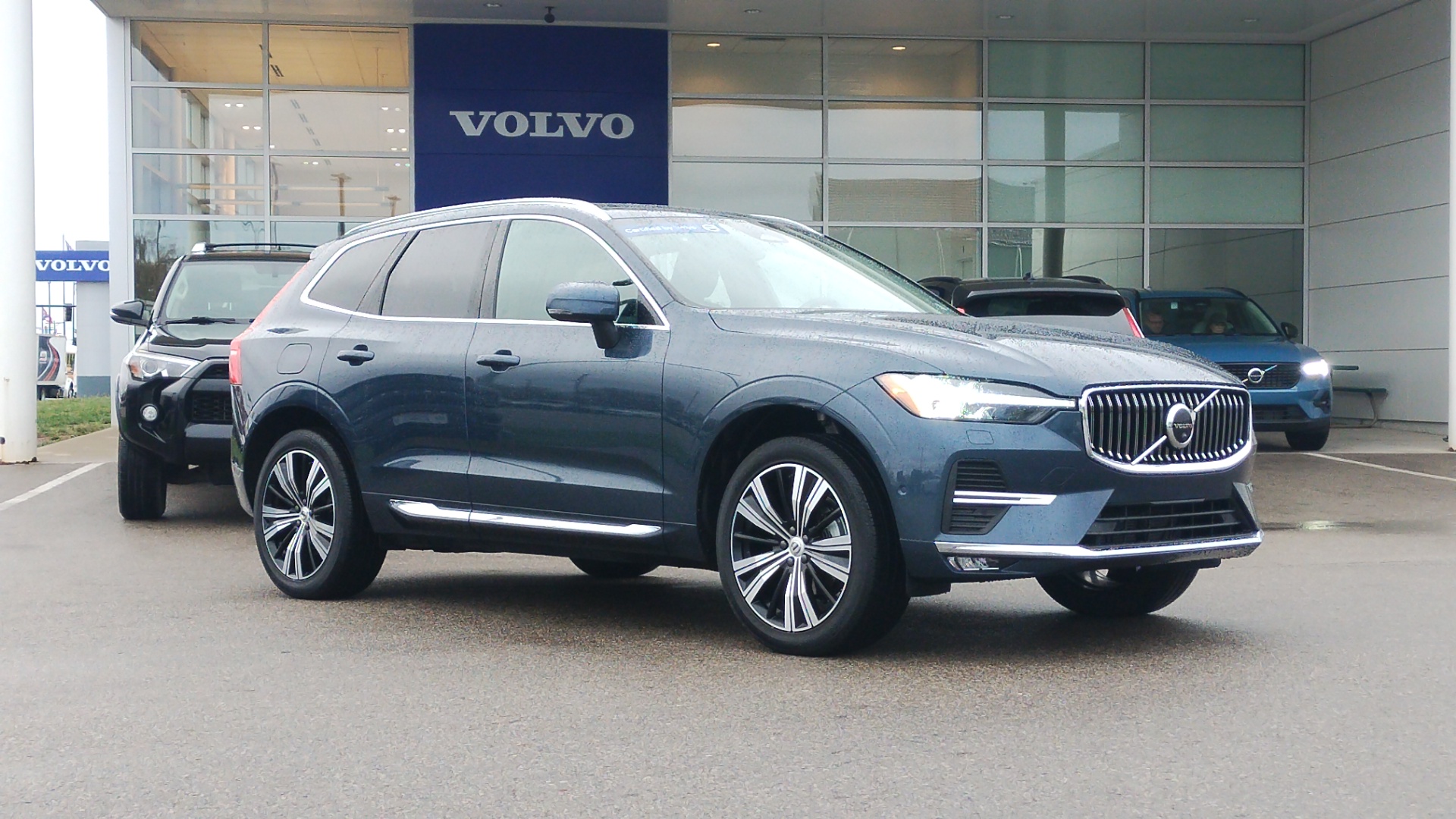 2022 Volvo XC60 B5 Inscription 1