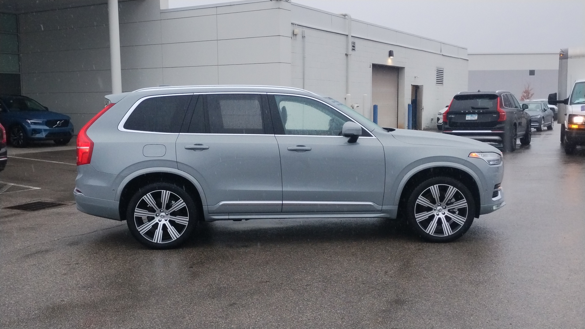 2024 Volvo XC90 B5 Plus 2