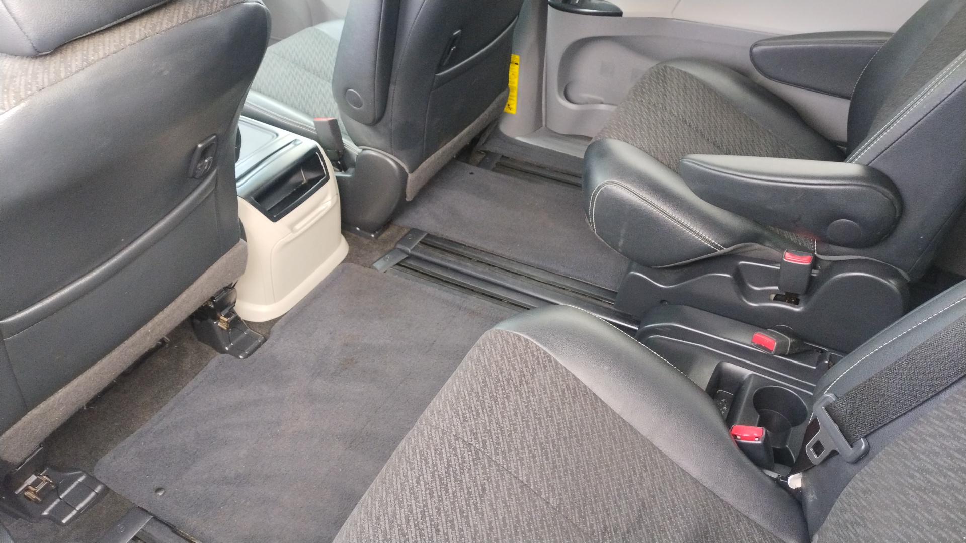 2014 Toyota Sienna SE 30