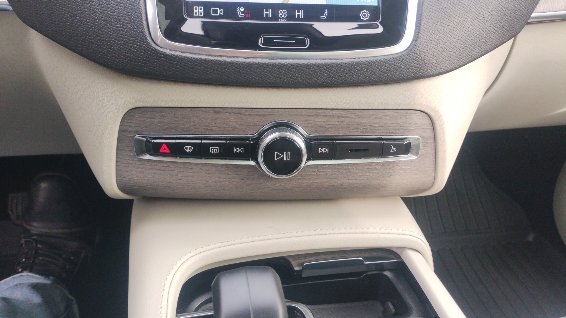 2023 Volvo XC90 Recharge Plug-In Hybrid T8 Plus Dark Theme 7 Passenger 21