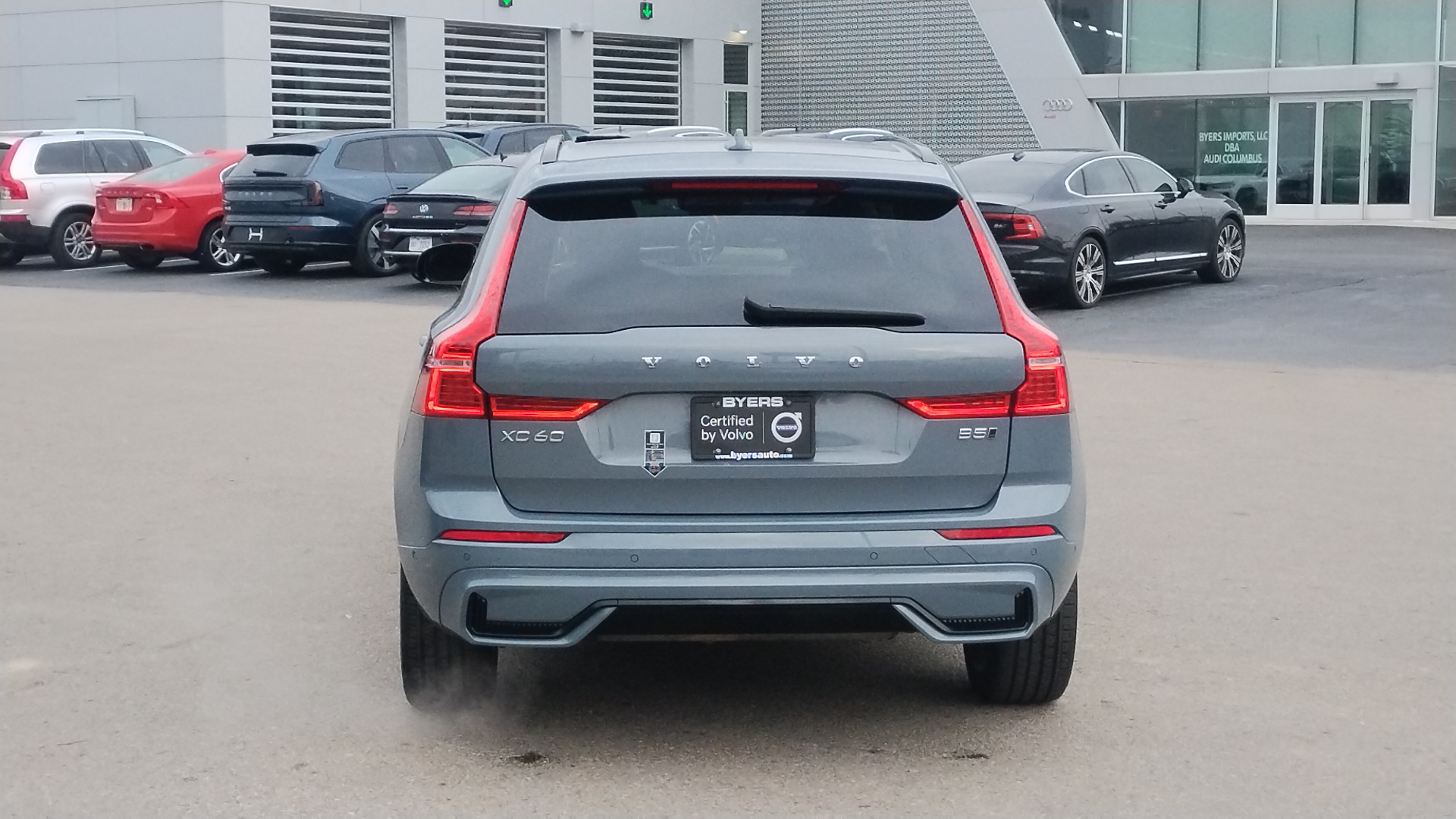 2024 Volvo XC60 B5 Plus Dark Theme 35